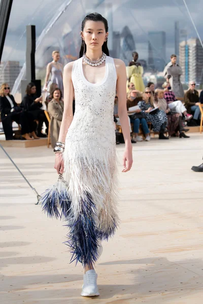 Look 23